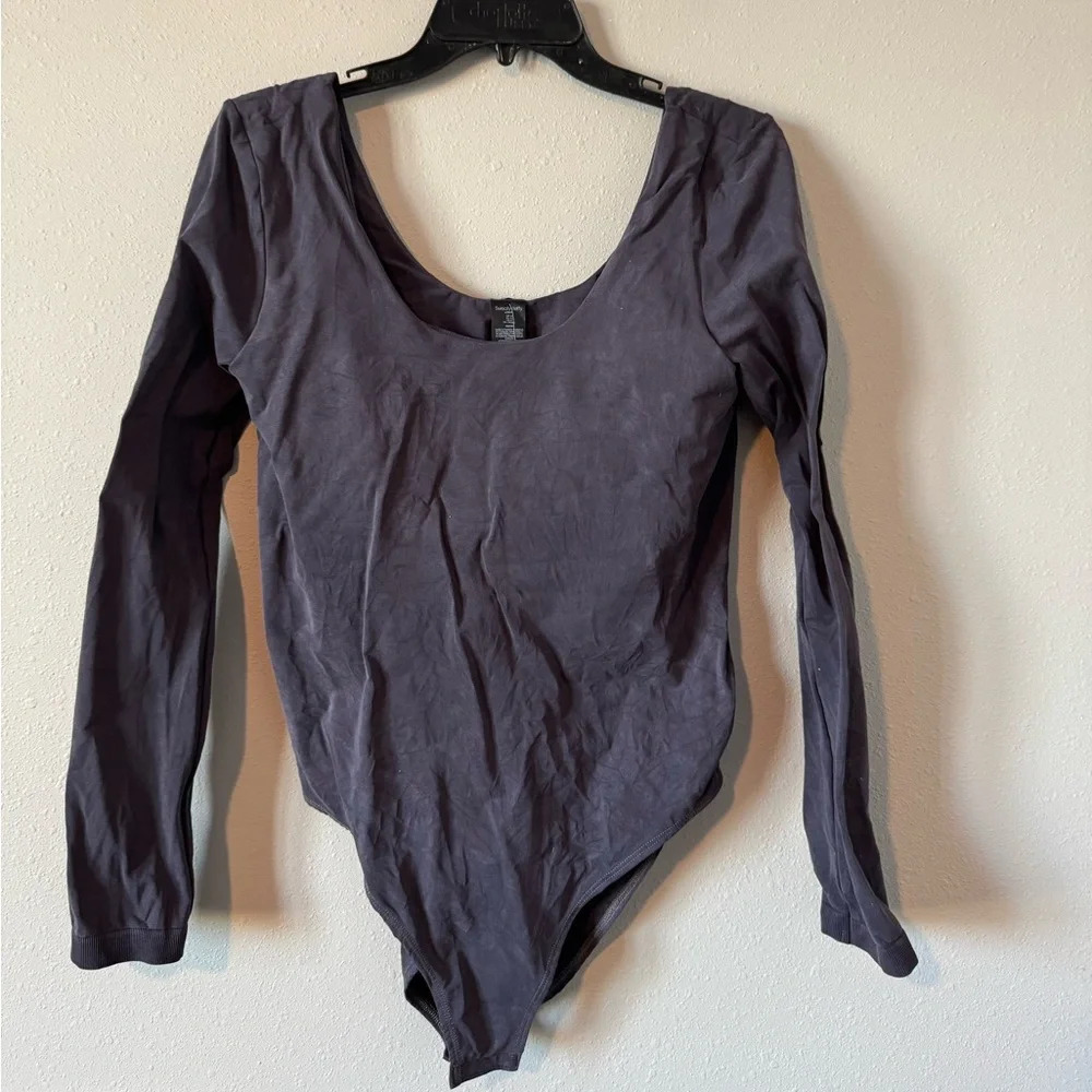 NWT Sweaty Betty Softly Seamless Long
Sleeve Body Medium